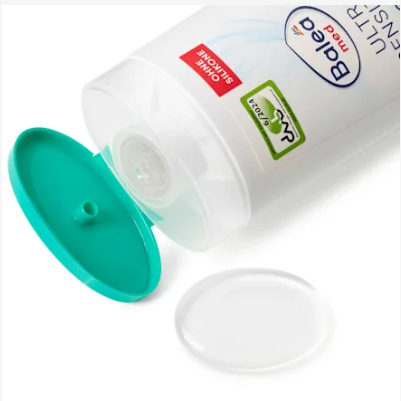 Balea Med Ultra Sensitive shampooing antipelliculaire - flacon transparent texture gel bouchon turquoise